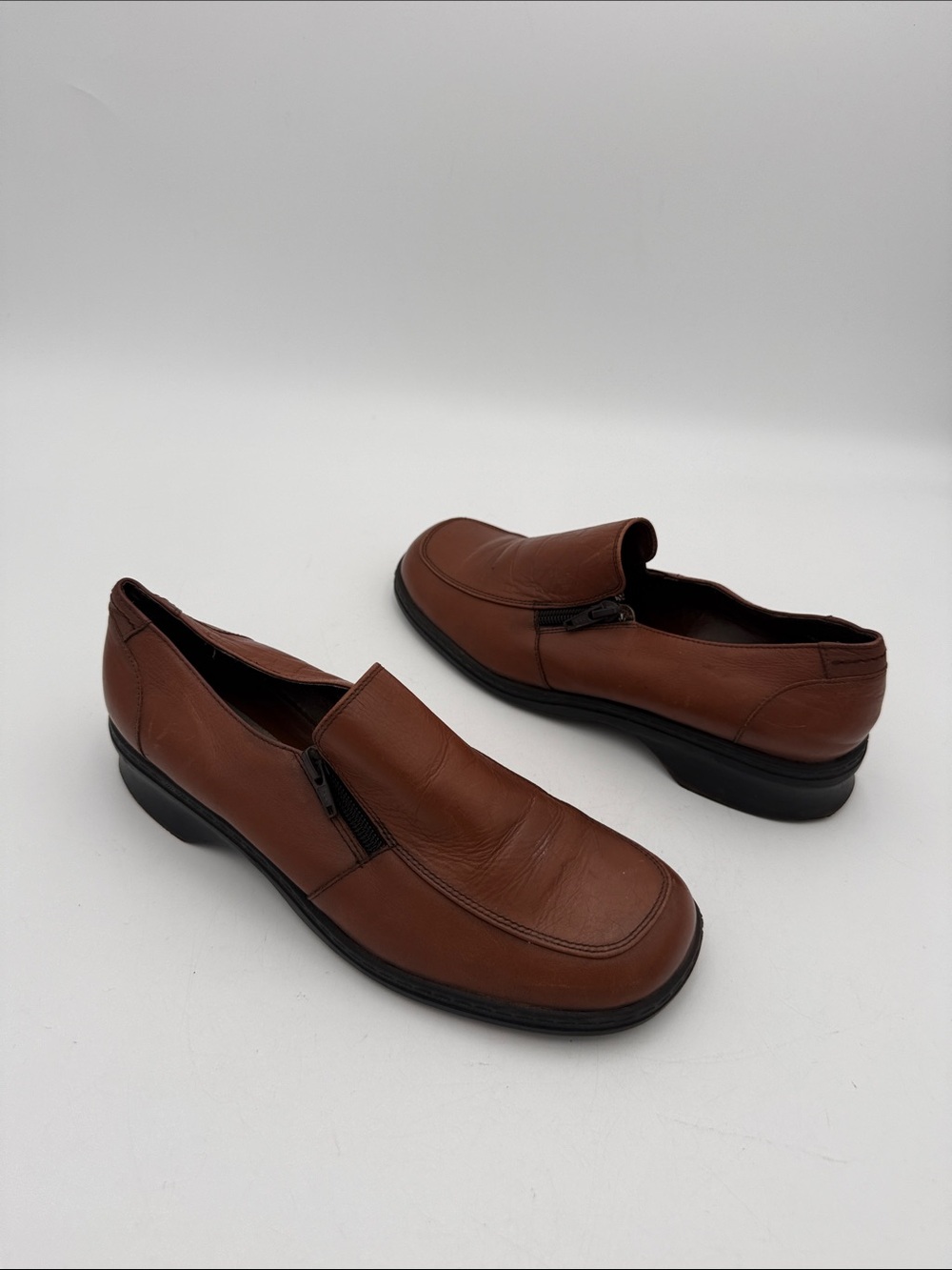 Vintage Slip-On Leather Loafers  Brown casual women shoe 9M Y2K office comfort